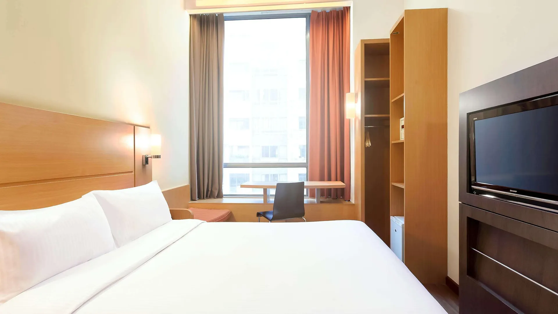 Ibis Singapore Novena