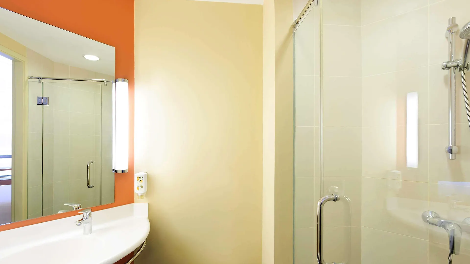 Ibis Singapore Novena Singapore
